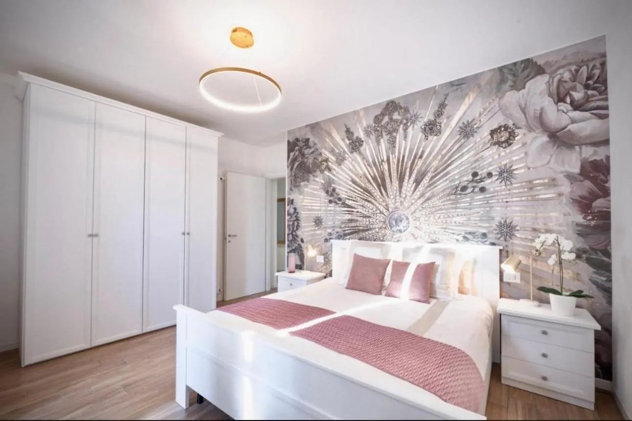 Lägenhet Lora Diamond Suite ,Free Parking, Self Check In,3 Como