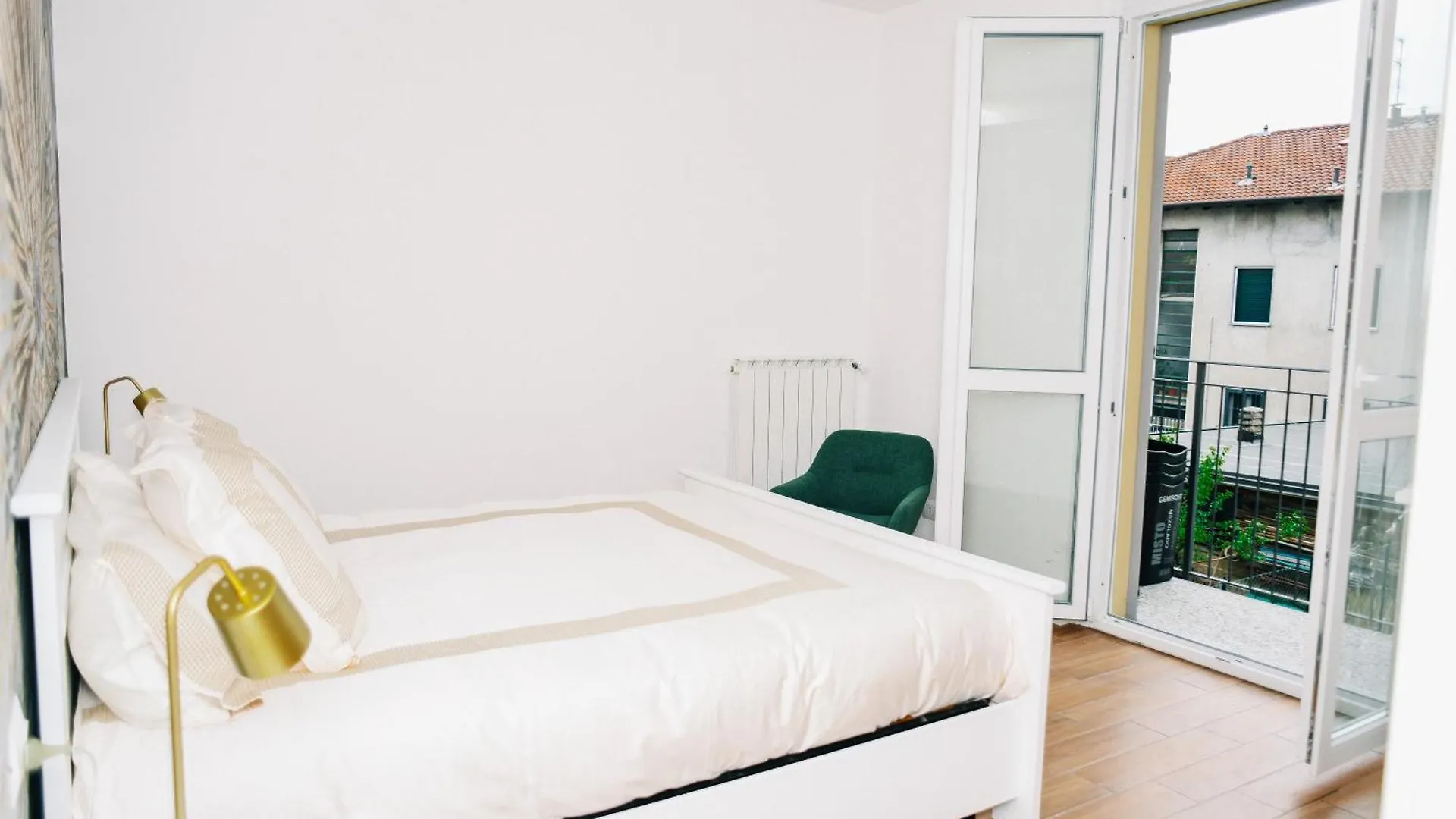 Lora Diamond Suite ,Free Parking, Self Check In,3 Como Appartement