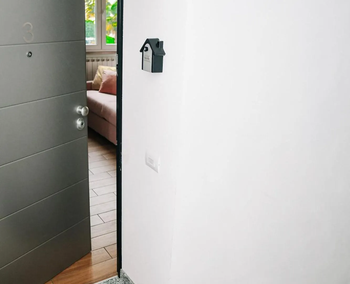 Lora Diamond Suite ,Free Parking, Self Check In,3 Como 0*,  Italië